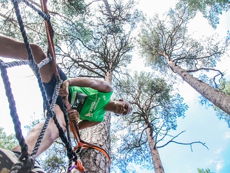 Mežaparkā norisinās populārās taku un šķēršļu skriešanas sacensības «Lāčplēšu kross» 288965