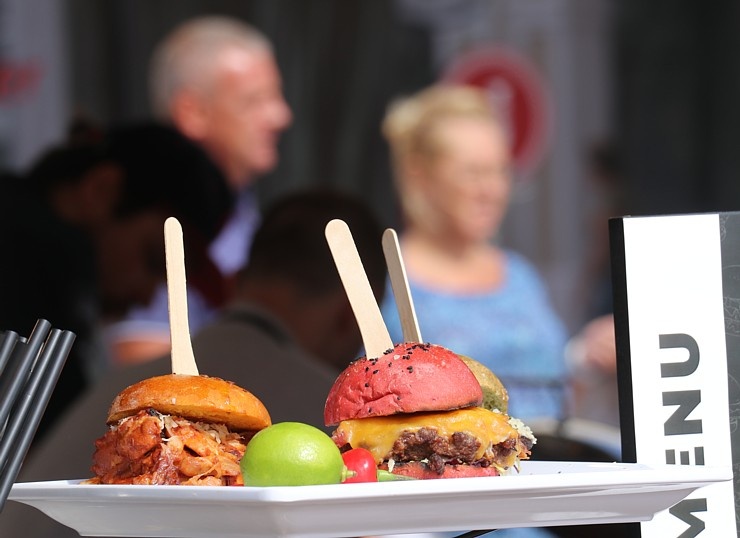 «Burger Battle» pirmo reizi Latvijā, «Via Jurmala Outlet Village», nosaka uzvarētāju - Viktors Ravdive (Resto-Rātors) 289152