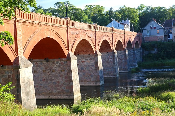 Travelnews.lv 25.08.2020 vienas stundas laikā piefiksē Kuldīgas foto mirkļus 289614