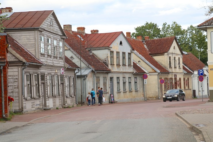 Travelnews.lv 25.08.2020 vienas stundas laikā piefiksē Kuldīgas foto mirkļus 289644