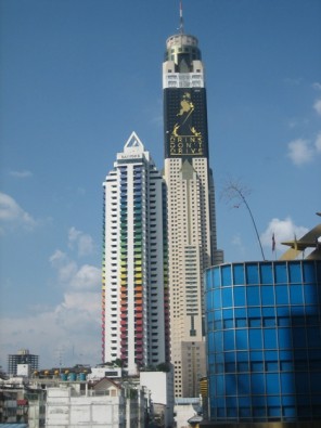 Bangkokā ir milzīgs biznesa centrs. 15540