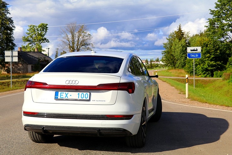 Travelnews.lv uzlādē «Audi e-tron Sportback» Talsos un izbauda pilsētas viesmīlību 289912