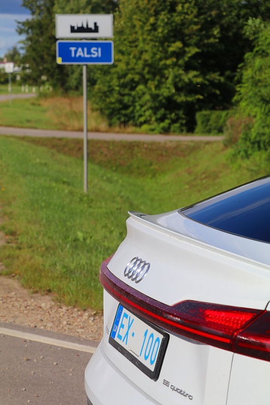 Travelnews.lv uzlādē «Audi e-tron Sportback» Talsos un izbauda pilsētas viesmīlību 289946