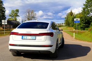 Travelnews.lv uzlādē «Audi e-tron Sportback» Talsos un izbauda pilsētas viesmīlību 1