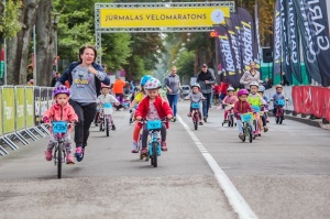 Dzintaros norisinājās jau desmitais Jūrmalas  velomaratons, kas kopā pulcējis vairāk nekā 1500 dalībnieku 3