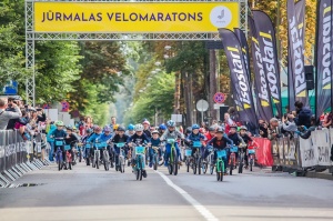Dzintaros norisinājās jau desmitais Jūrmalas  velomaratons, kas kopā pulcējis vairāk nekā 1500 dalībnieku 12