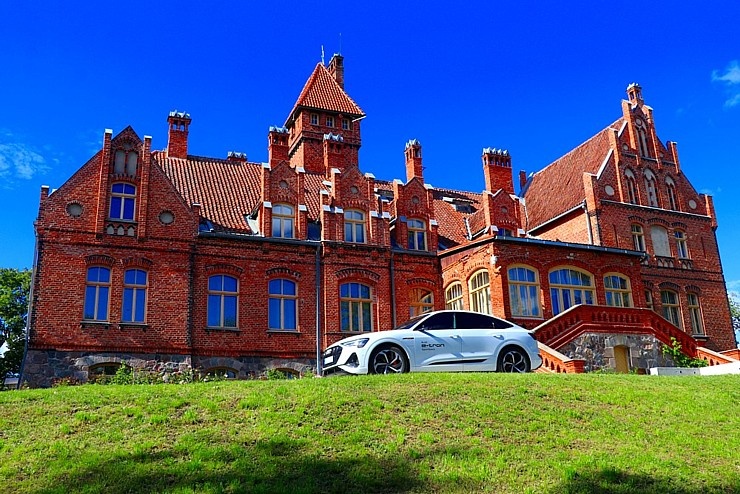 Travelnews.lv apceļo Latviju ar jauno un elektrisko «Audi e-tron Sportback» 290063