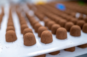 Tūristi ekskursijās var uzzināt «Pobeda Confectionery» garšas noslēpumus 28