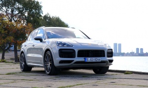 Travelnews.lv apceļo Rīgu ar jaudīgo un jauno «Porsche Cayenne GTS» 4
