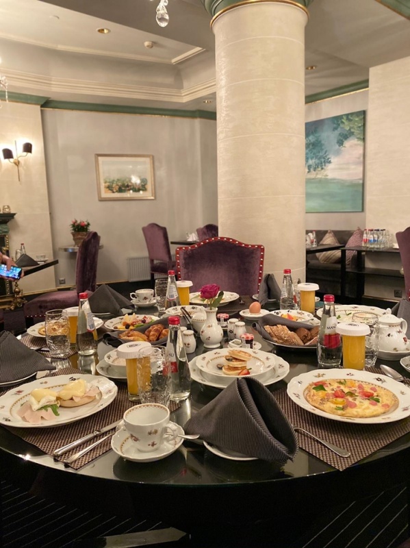 Šefpavārs Deniss Ivankovs piedāvā izcilas brokastis Vecrīgas viesnīcā «Grand Palace Hotel» 291210