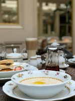 Šefpavārs Deniss Ivankovs piedāvā izcilas brokastis Vecrīgas viesnīcā «Grand Palace Hotel» 5