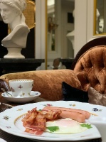 Šefpavārs Deniss Ivankovs piedāvā izcilas brokastis Vecrīgas viesnīcā «Grand Palace Hotel» 7