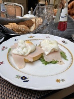 Šefpavārs Deniss Ivankovs piedāvā izcilas brokastis Vecrīgas viesnīcā «Grand Palace Hotel» 11