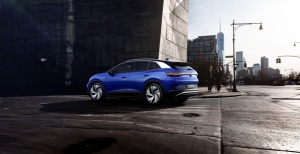 Volkswagen prezentē pirmo pilnīgi elektrisko apvidnieku – ID.4 10