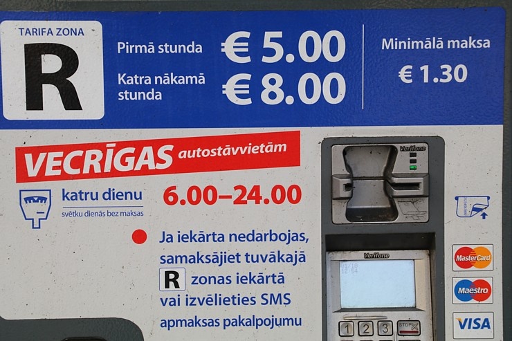 Neuzmanīgākie Vecrīgas restorānu un muzeju apmeklētāji par autostāvvietu maksās sodu 53 eiro apmērā, jo tagad B zona ir kļuvusi par R zonu 291852