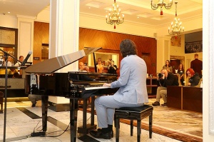 «Grand Hotel Kempinski Riga» Vecrīgā nelielām grupām rīko ekskluzīvu koncertu, ēdina un izguldina 1