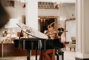 Katrīna Gupalo un Andrejs Osokins viesnīcā «Grand Hotel Kempinski Riga» izveidojuši jaunu koncertstāstu ciklu «Ceļojums». Foto: Aksels Zirnis 7