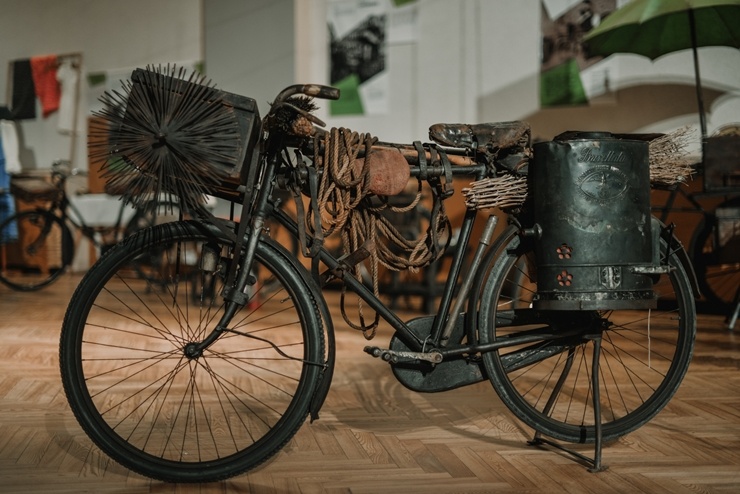 Sigulda vilina tūristus ar jaunu piedāvājumu - Retro velo izstādi. Foto: Ginta Zīverte 292240