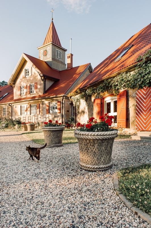 «Rankas muiža» ietērpusies košās rudens krāsās. Foto: Kristīne Grīnvalde 292465