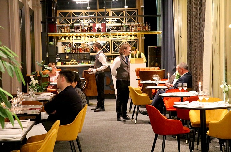 Rīgā atver jaunu augstas klases restorānu «White House» un Travelnews.lv to izgaršo 100 eiro vērtībā 292779
