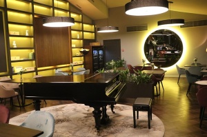 Rīgā atver jaunu augstas klases restorānu «White House» un Travelnews.lv to izgaršo 100 eiro vērtībā 53