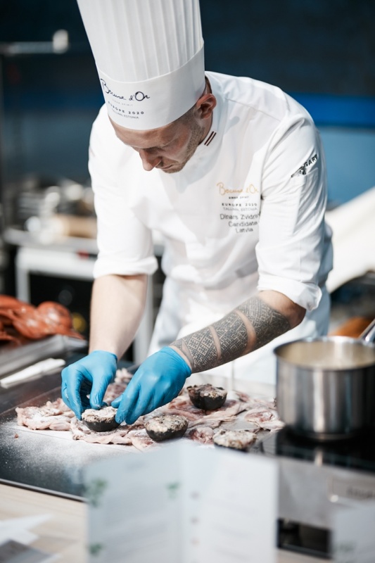 Latvijas pavāra Dināra Zvidriņa dalība Tallinas pavāru konkursā «Bocuse dor Europe 2020». Foto: bocusedor.com 292893