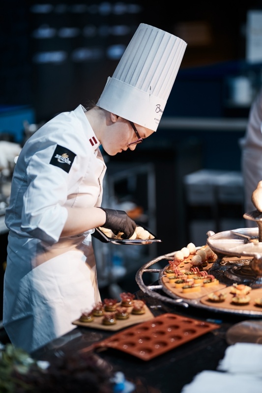 Latvijas pavāra Dināra Zvidriņa dalība Tallinas pavāru konkursā «Bocuse dor Europe 2020». Foto: bocusedor.com 292905