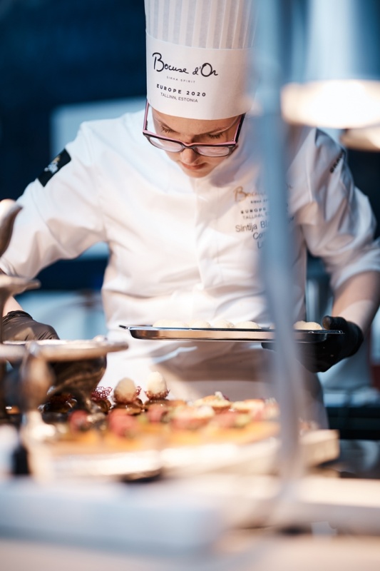 Latvijas pavāra Dināra Zvidriņa dalība Tallinas pavāru konkursā «Bocuse dor Europe 2020». Foto: bocusedor.com 292906