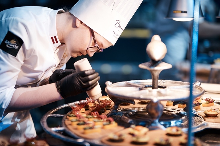 Latvijas pavāra Dināra Zvidriņa dalība Tallinas pavāru konkursā «Bocuse dor Europe 2020». Foto: bocusedor.com 292908