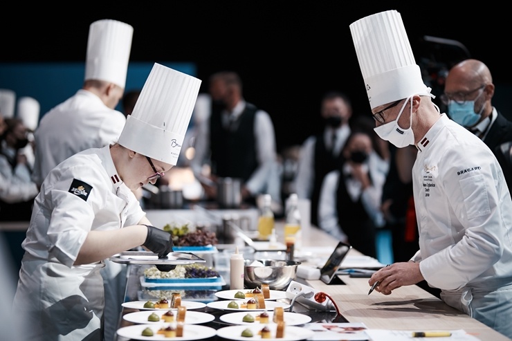 Latvijas pavāra Dināra Zvidriņa dalība Tallinas pavāru konkursā «Bocuse dor Europe 2020». Foto: bocusedor.com 292912