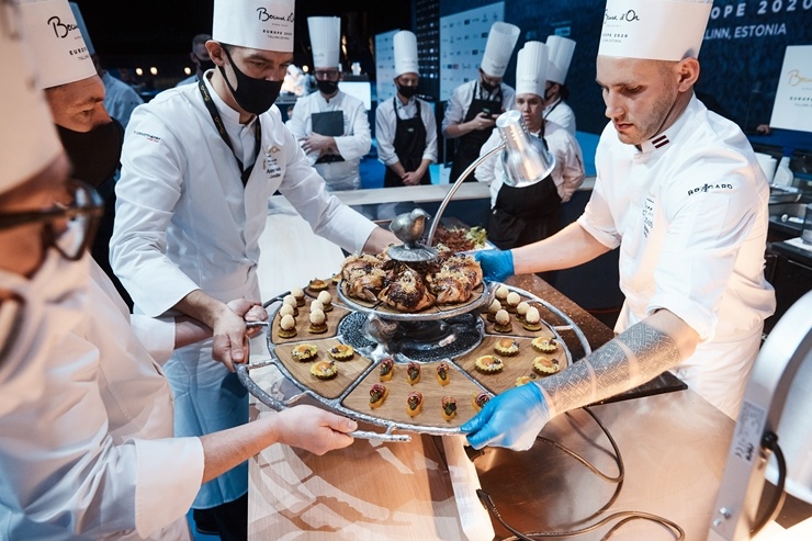 Latvijas pavāra Dināra Zvidriņa dalība Tallinas pavāru konkursā «Bocuse dor Europe 2020». Foto: bocusedor.com 292918