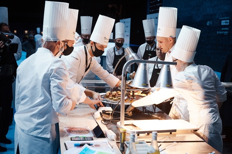 Latvijas pavāra Dināra Zvidriņa dalība Tallinas pavāru konkursā «Bocuse dor Europe 2020». Foto: bocusedor.com 292919