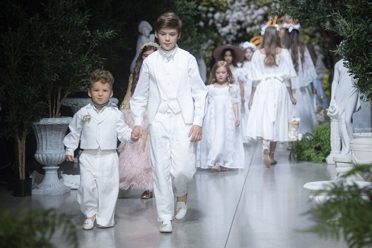 Rīgas modes nedēļa «Riga Fashion Week» piedāvā bērnu apģērbu kolekciju ARISTOCRAT KIDS 293851