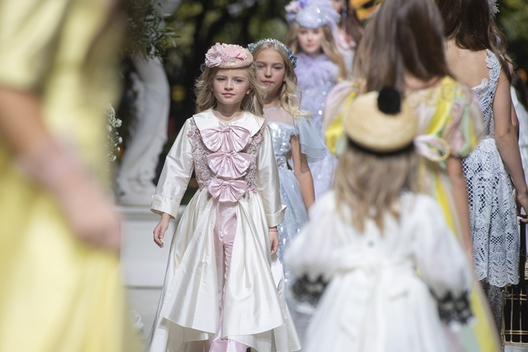 Rīgas modes nedēļa «Riga Fashion Week» piedāvā bērnu apģērbu kolekciju ARISTOCRAT KIDS 293852