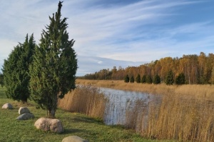 Travelnews.lv dodas baudīt rudeni Kaņiera ezerā 1