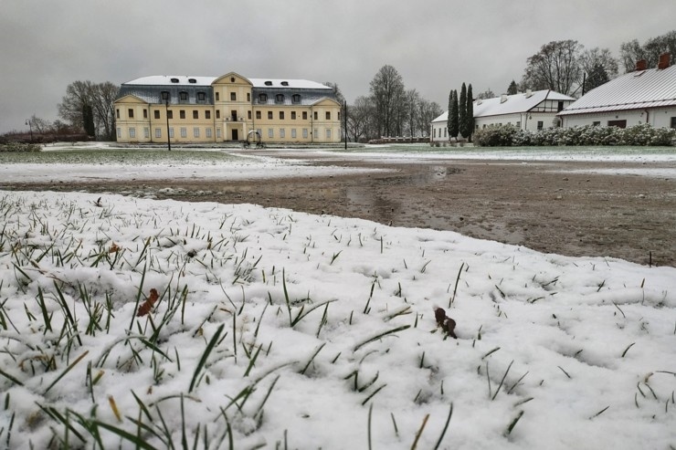 Krāslava  ietinas baltā sniega rotā. Foto: Inga Pudnika 294569