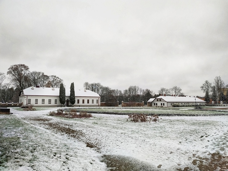 Krāslava  ietinas baltā sniega rotā. Foto: Inga Pudnika 294578