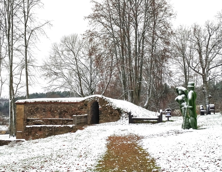 Krāslava  ietinas baltā sniega rotā. Foto: Inga Pudnika 294580