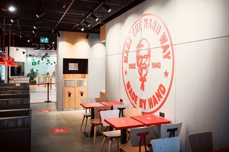 Rīgā durvis ver jauns KFC restorāns. Foto: Otto Strazds 294621