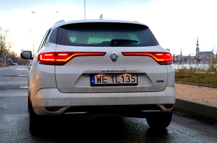 Travelnews.lv ar jauno «Renault Megane INTENS E-TECH 160 PLUG-IN HYBRID» apceļo Vidzemi 294819