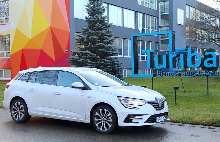 Travelnews.lv ar jauno «Renault Megane INTENS E-TECH 160 PLUG-IN HYBRID» apceļo Vidzemi 294822