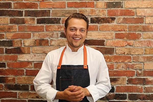 LIELĀ INTERVIJA: Esam ciemos pie restorāna «ENTRESOL» līdzīpašnieka un šefpavāra Raimonda Zommera