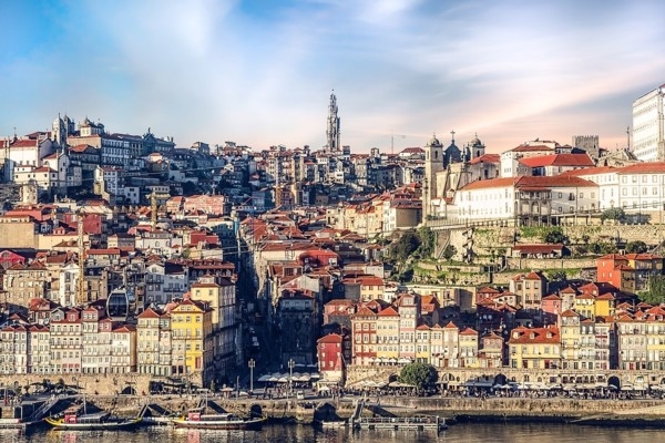 5. oktobris vēsturē: Portugālē svin republikas dienu