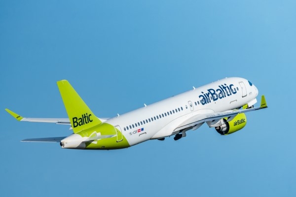 «airBaltic» pārvadāto pasažieru skaits turpina augt – martā kāpums par 24%