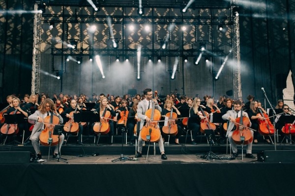 Čellu trio «MELO-M» aicina čellistus no visas Latvijas pievienoties mega orķestrim