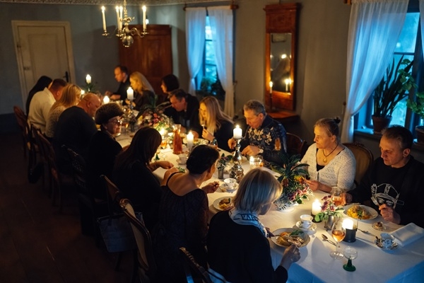 «Leģendu nakts - 2025» Turaidas muižā - dzīres ar garšu un stāstu