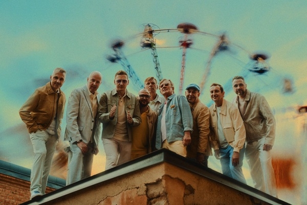 «Labvēlīgais tips» ielūdz uz spožu Vecgada šovu «Lai laime nepāriet 2026»