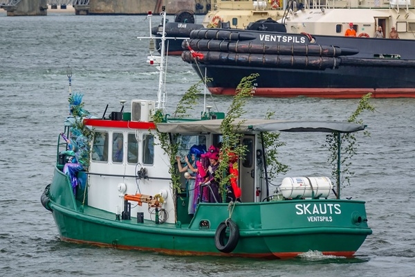 Ventspils aicina uz Jūras svētkiem «Zemūdens ziedu deja»