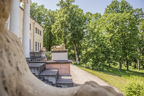 Māksla, mūzika un daba Vēsturisko parku un dārzu dienās Durbes pilī