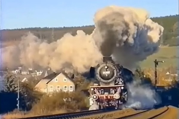 21. novembris vēsturē: luksusa vilciens «Orange Blossom Special» sāk kursēt saskaņā ar grafiku starp Ņujorku un Floridu (video)